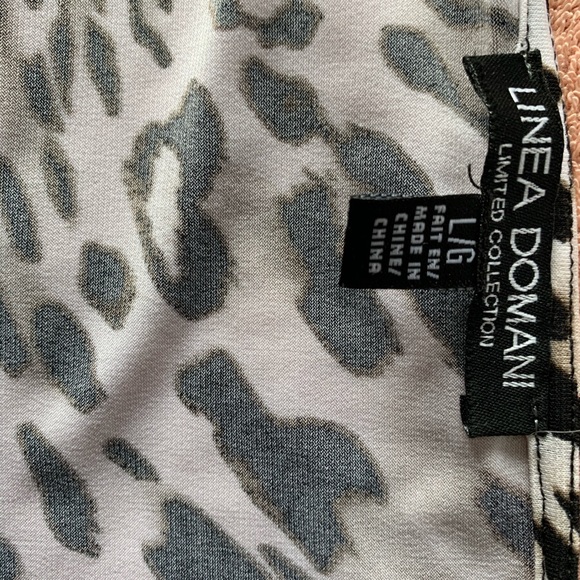 Linea Donani decorative print ruffled blouse - Picture 2 of 4